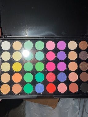 Popfeel Versatile Multicolor Eyeshadow Palette - Bright Greens, Pinks & Neutrals